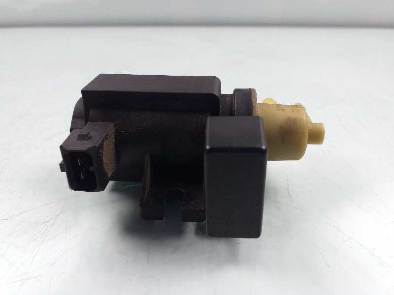 Recambio de valvula aire adicional para opel insignia berlina sportive 4x4 referencia OEM IAM 55573732 70365200 