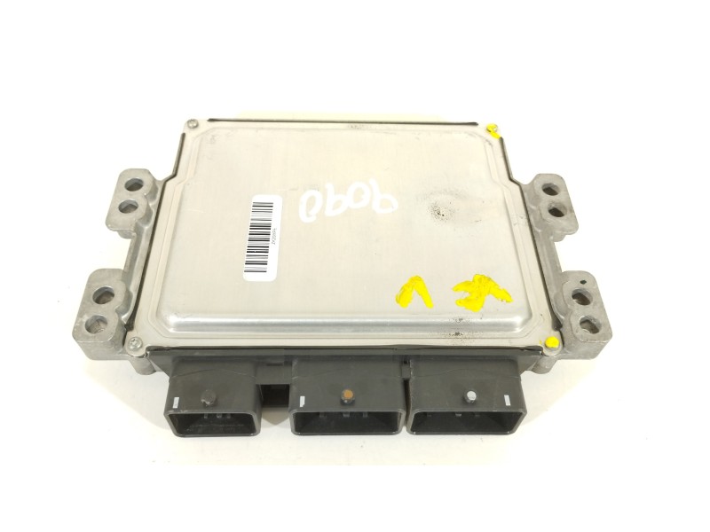 Recambio de centralita motor uce para dacia sandero ambiance music referencia OEM IAM 237100703R 237101862R 