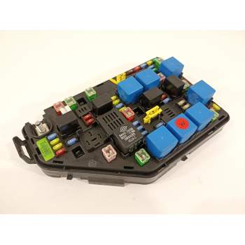 CAJA RELES / FUSIBLES 8297034031 