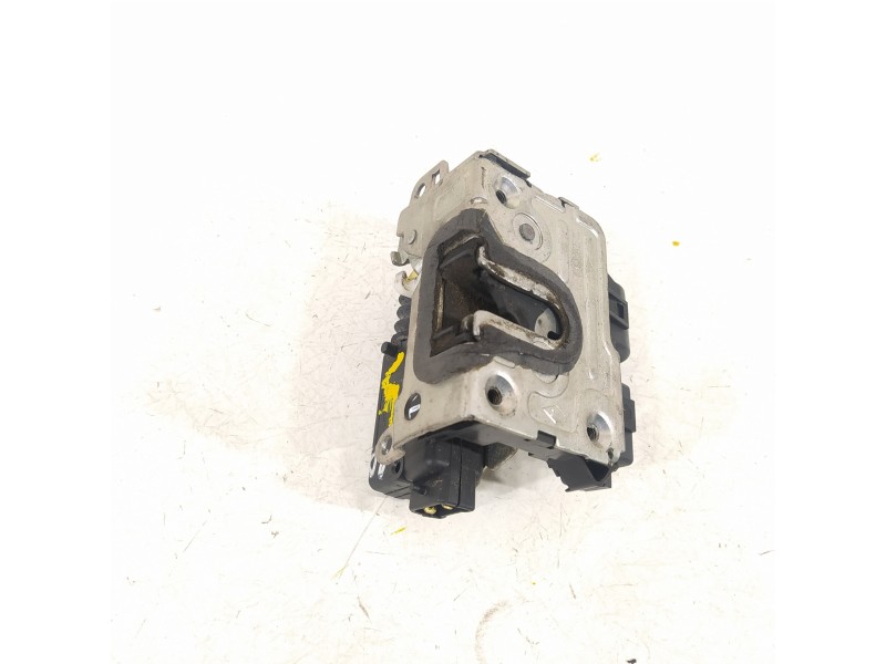 Recambio de cerradura puerta delantera derecha para dacia sandero ambiance music referencia OEM IAM 8200735224  