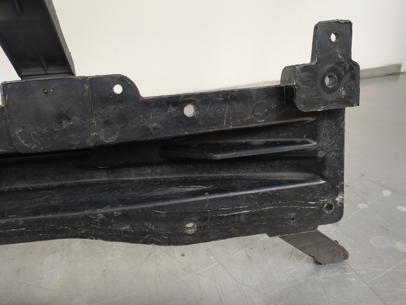 Recambio de refuerzo paragolpes trasero para hyundai i40 cw tecno blue referencia OEM IAM 866313Z000  