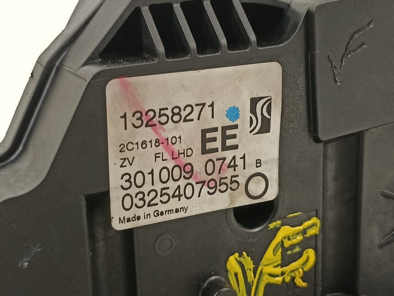 Recambio de cerradura puerta delantera izquierda para opel corsa d catch me referencia OEM IAM 13258271  