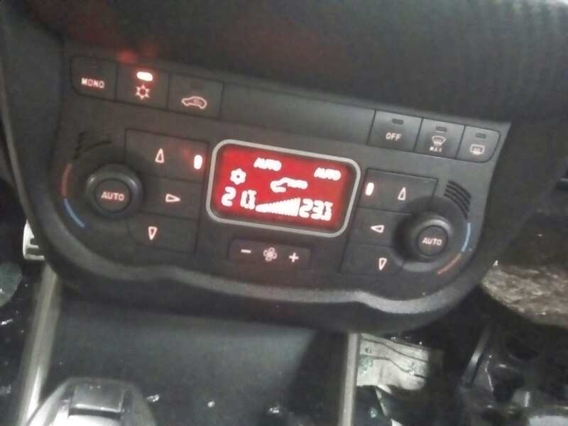 Recambio de mando climatizador para alfa romeo mito (145) distinctive referencia OEM IAM 156088743 A83021900 