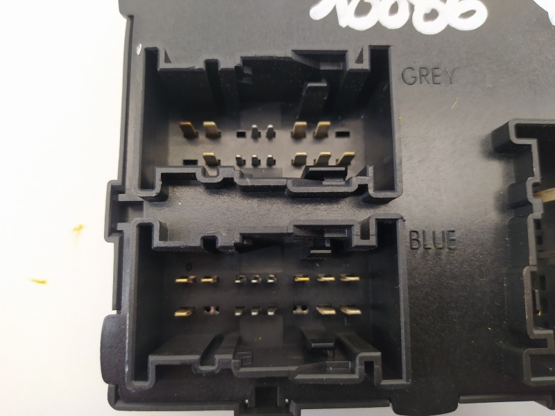 Recambio de modulo electronico para ford fiesta (cb1) ambiente referencia OEM IAM 8V5115K600CJ  