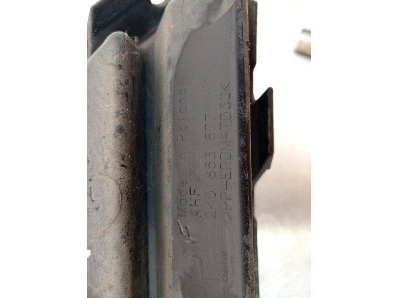 Recambio de rejilla paragolpes central para volkswagen caddy furgón/kombi furgón bluemotion referencia OEM IAM 2K5853677  