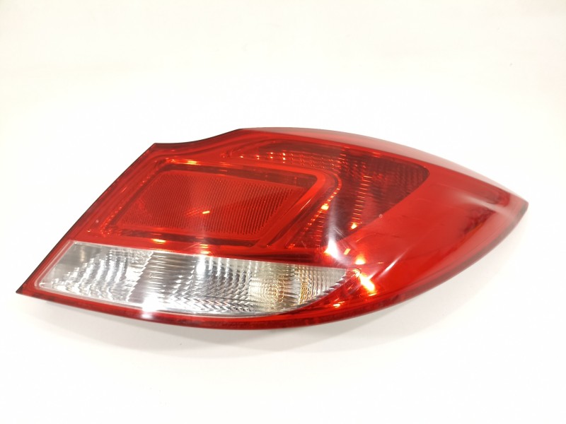 Recambio de piloto trasero derecho para opel insignia berlina cosmo referencia OEM IAM 13226837  