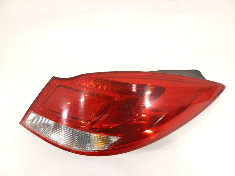 Recambio de piloto trasero derecho para opel insignia berlina cosmo referencia OEM IAM 13226837  