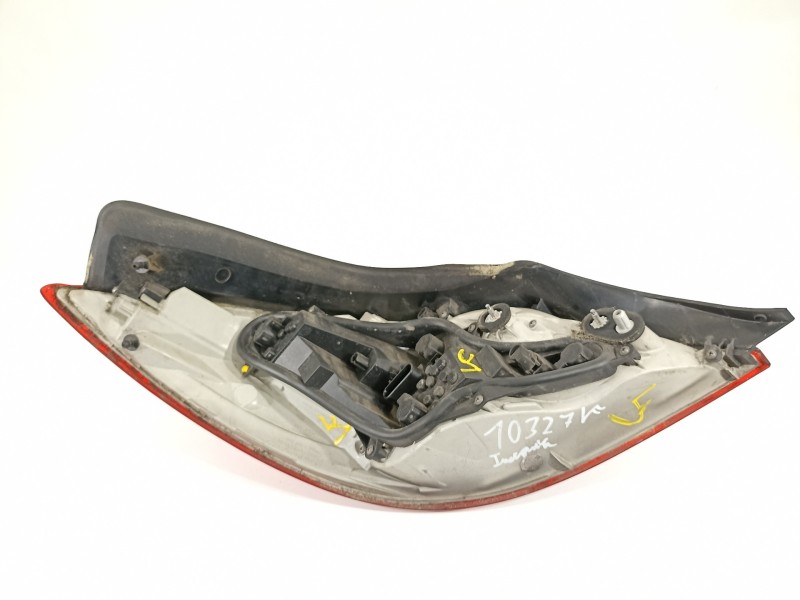 Recambio de piloto trasero derecho para opel insignia berlina cosmo referencia OEM IAM 13226837  