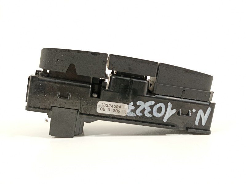 Recambio de warning para opel insignia berlina cosmo referencia OEM IAM 13324594  