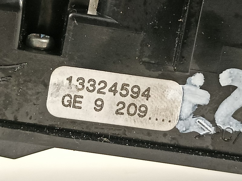 Recambio de warning para opel insignia berlina cosmo referencia OEM IAM 13324594  