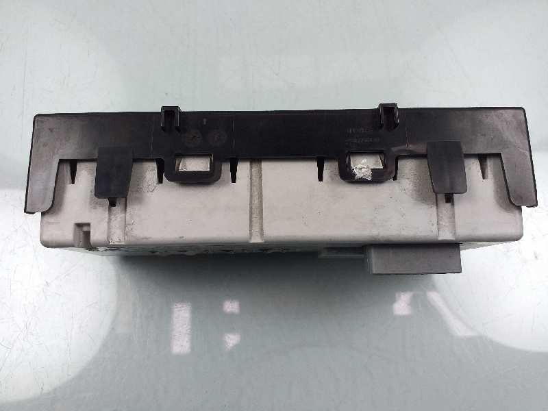 Recambio de pantalla multifuncion para renault master kasten l3h3 gka 3,5t referencia OEM IAM 280346458R  