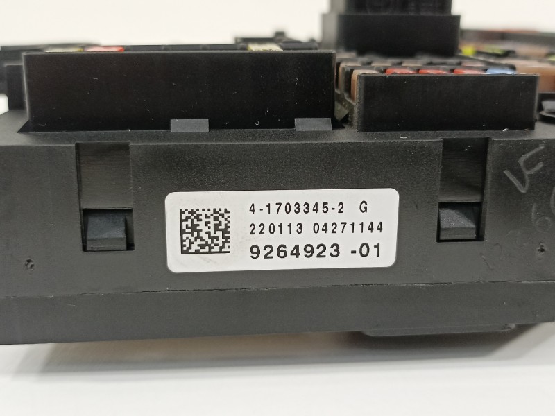 Recambio de caja reles / fusibles para bmw serie 5 lim. (f10) 520d referencia OEM IAM 61149264923 9264923 