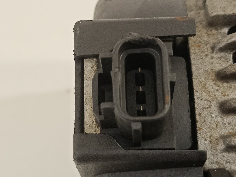 Recambio de alternador para ford focus berlina (cap) ambiente (d) referencia OEM IAM 4M5T10300LC  