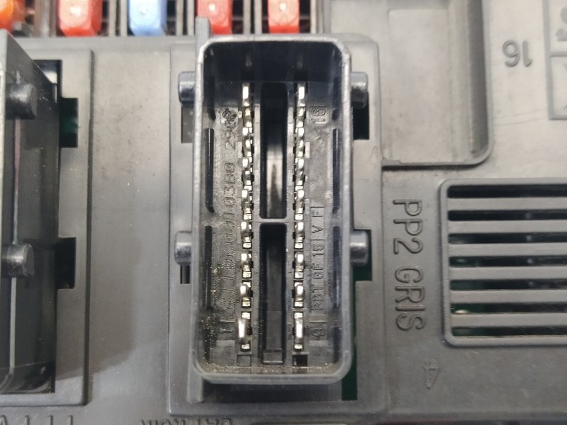 Recambio de caja reles / fusibles para citroën berlingo 1.4 600 furgón referencia OEM IAM 9650618580  