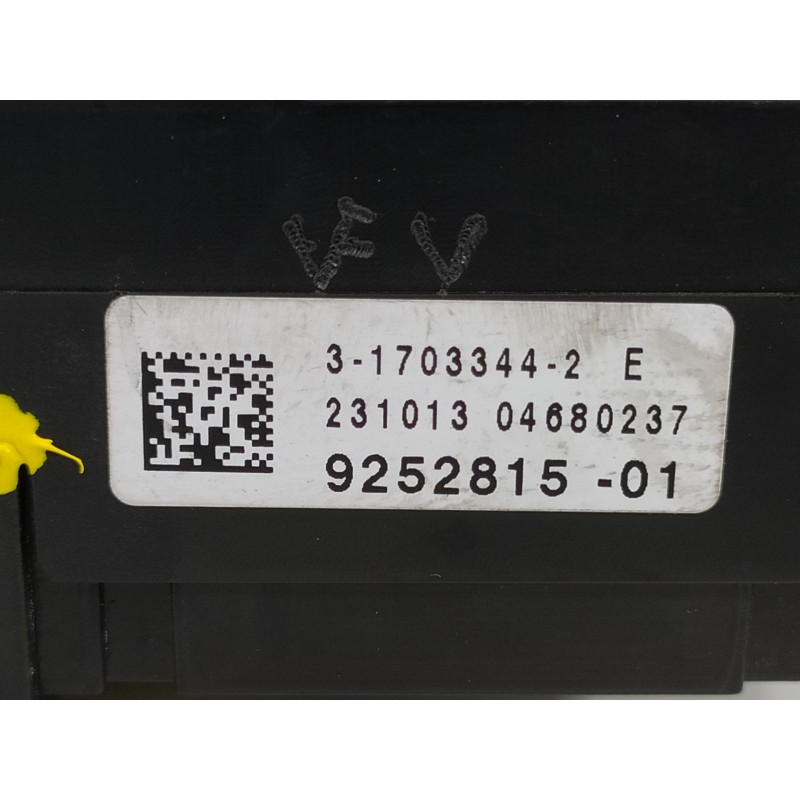 Recambio de caja reles / fusibles para bmw serie 5 touring (f11) 520d xdrive referencia OEM IAM 61149252815 825281501 9252815