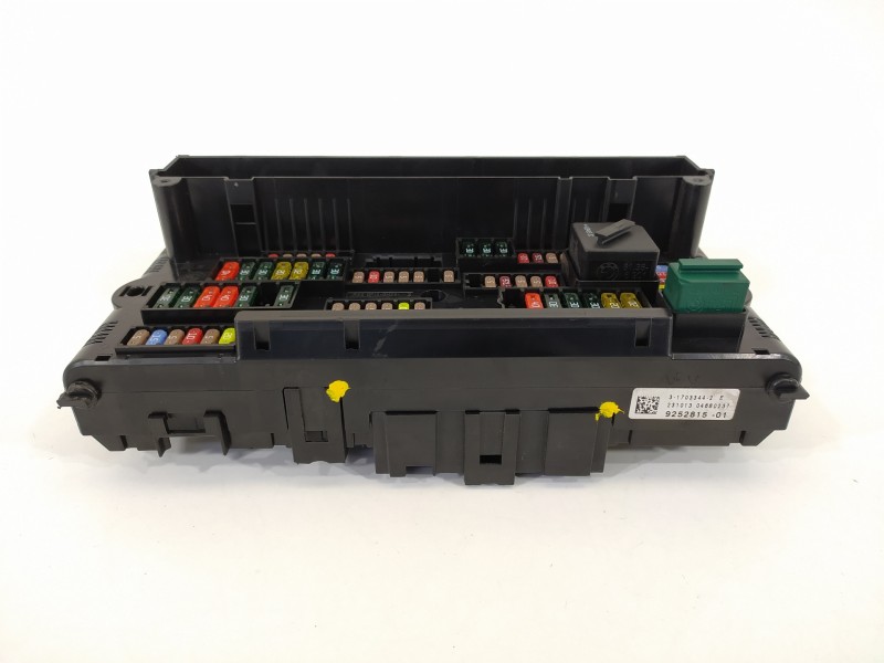 Recambio de caja reles / fusibles para bmw serie 5 touring (f11) 520d xdrive referencia OEM IAM 61149252815 825281501 9252815