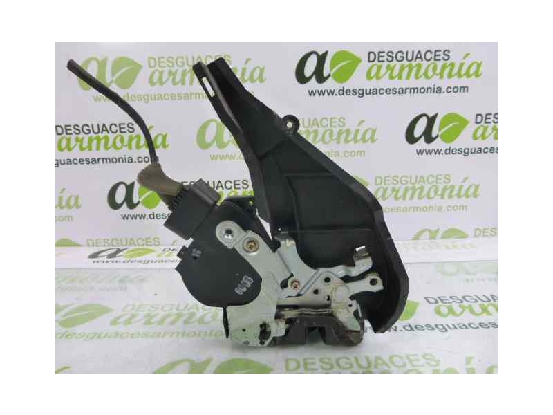 Recambio de cerradura puerta trasera derecha para lexus is200 (gxe10) automático referencia OEM IAM   