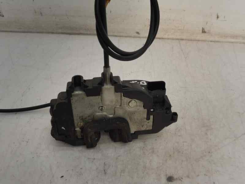 Recambio de cerradura puerta delantera izquierda para renault clio iii confort dynamique referencia OEM IAM 8200300123  