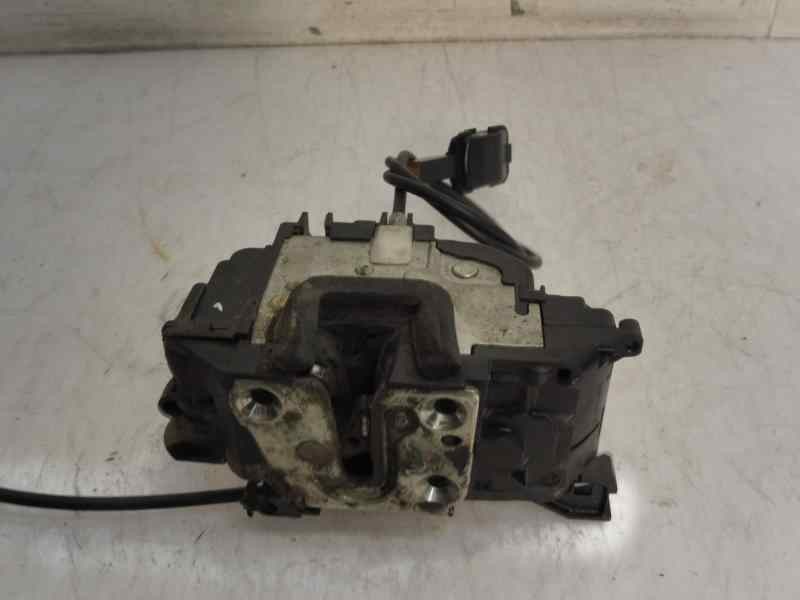 Recambio de cerradura puerta delantera izquierda para renault clio iii confort dynamique referencia OEM IAM 8200300123  