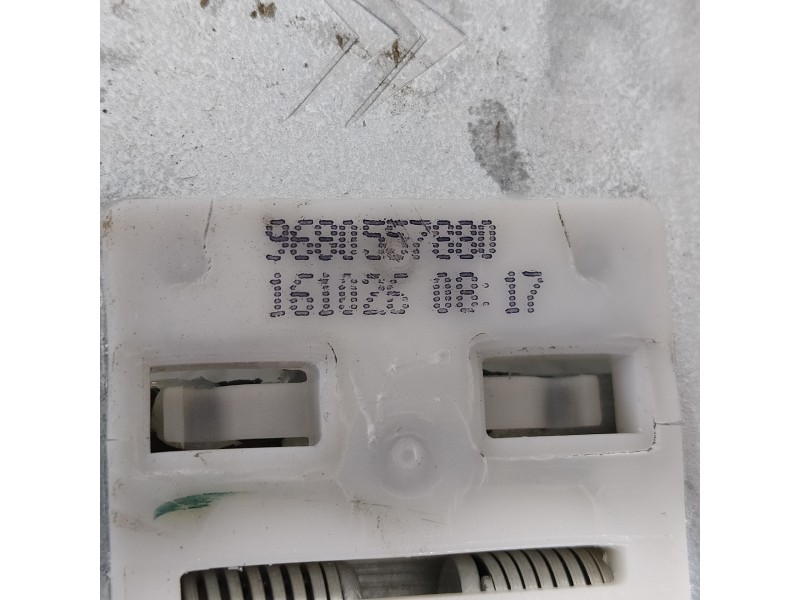 Recambio de elevalunas delantero derecho para peugeot partner kasten 7f9hf-7f9hf0 referencia OEM IAM 9680557880  