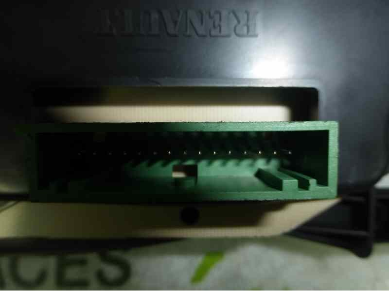 Recambio de cuadro instrumentos para renault clio ii fase ii (b/cb0) campus referencia OEM IAM 8200401604  