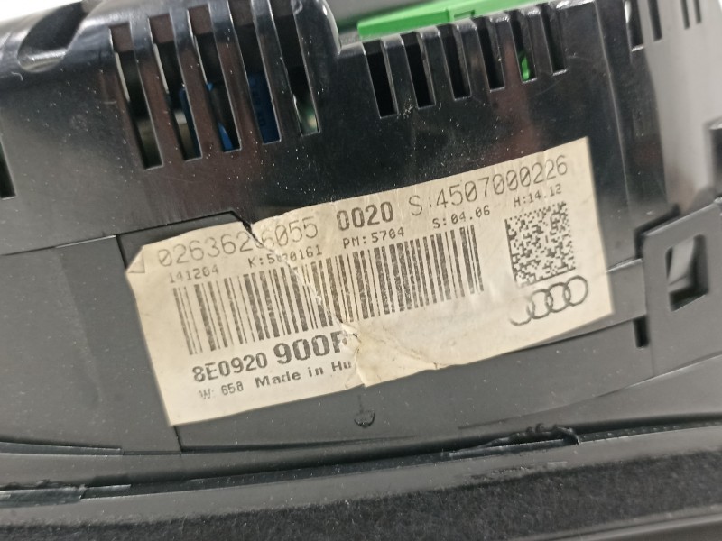 Recambio de cuadro instrumentos para audi a4 avant (8e) 2.5 tdi referencia OEM IAM 8E0920900F  