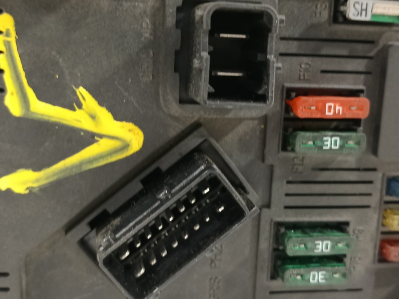 Recambio de caja reles / fusibles para citroën c3 1.4 hdi audace referencia OEM IAM 96434988880  