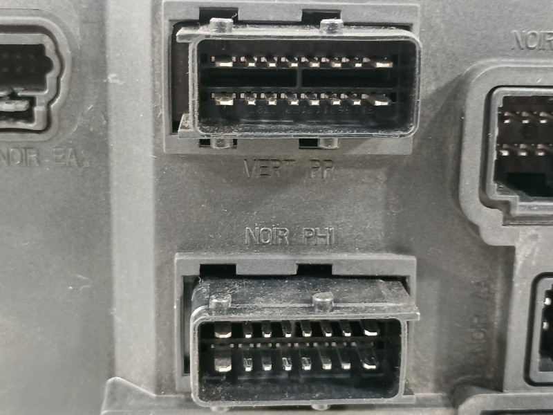 Recambio de caja reles / fusibles para citroën c3 1.4 hdi audace referencia OEM IAM 96434988880  