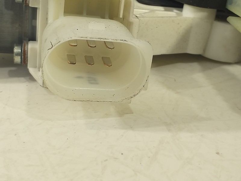 Recambio de elevalunas delantero derecho para bmw serie 5 touring (f11) 520d xdrive referencia OEM IAM 7182132 7182112 