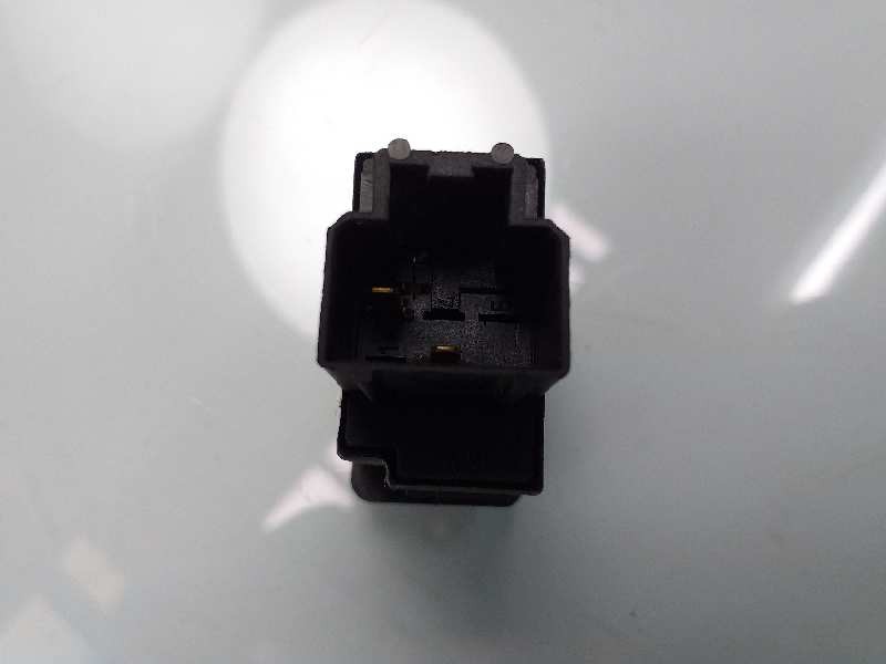 Recambio de mando multifuncion para nissan terrano/terrano.ii (r20) avenue referencia OEM IAM   