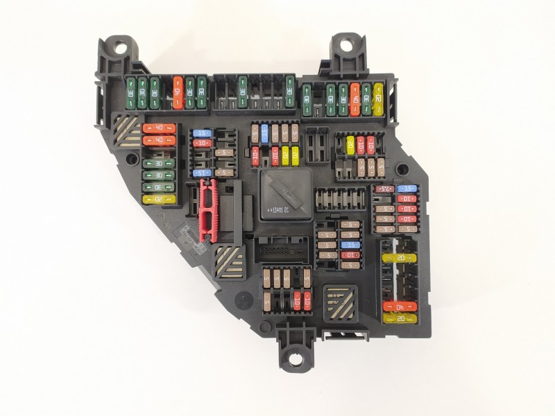 Recambio de caja reles / fusibles para bmw serie 5 touring (f11) 520d xdrive referencia OEM IAM 61149264923 926492302 9264923