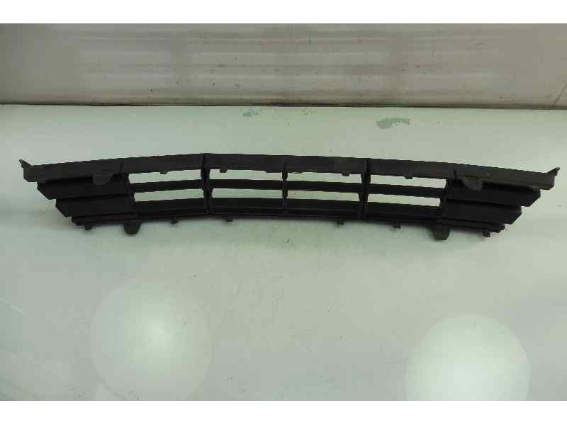 Recambio de rejilla paragolpes delantero para bmw serie 5 touring (f11) 520d xdrive referencia OEM IAM 51117331724  