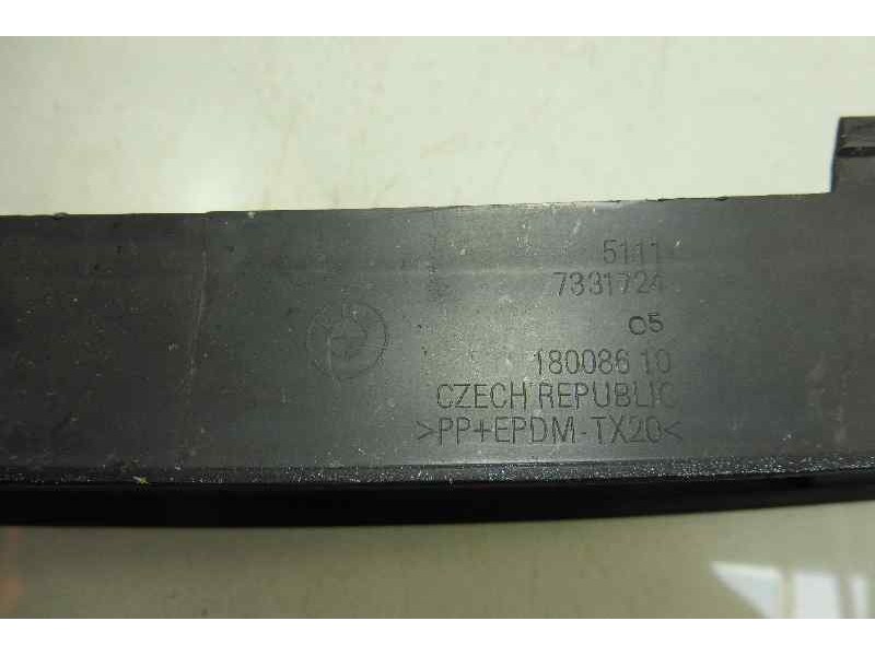 Recambio de rejilla paragolpes delantero para bmw serie 5 touring (f11) 520d xdrive referencia OEM IAM 51117331724  