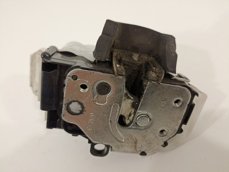 Recambio de cerradura puerta delantera derecha para fiat doblo active referencia OEM IAM 51910349  