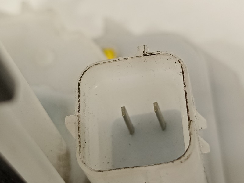 Recambio de cerradura puerta delantera derecha para fiat doblo active referencia OEM IAM 51910349  
