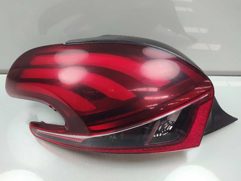 Recambio de piloto trasero izquierdo para peugeot 208 allure referencia OEM IAM 9825601280  