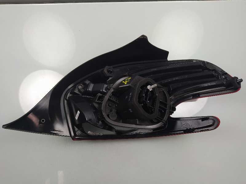 Recambio de piloto trasero izquierdo para peugeot 208 allure referencia OEM IAM 9825601280  