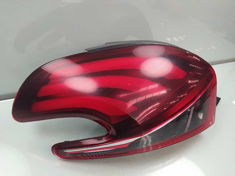 Recambio de piloto trasero izquierdo para peugeot 208 allure referencia OEM IAM 9825601280  