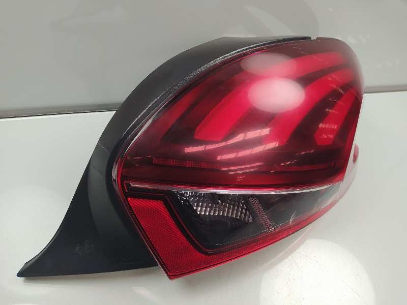 Recambio de piloto trasero derecho para peugeot 208 allure referencia OEM IAM 9825601180  