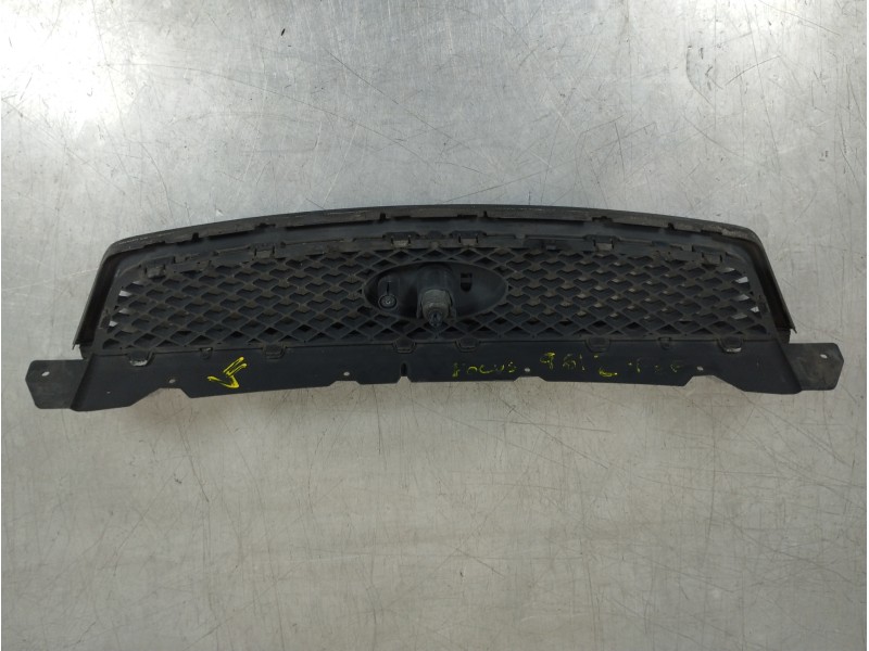 Recambio de rejilla delantera para ford focus berlina (cap) ambiente (d) referencia OEM IAM 4M518C436A  