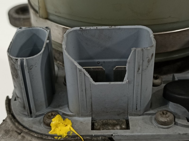 Recambio de bomba direccion para ford focus berlina (cap) ambiente (d) referencia OEM IAM 4M513K514AD  