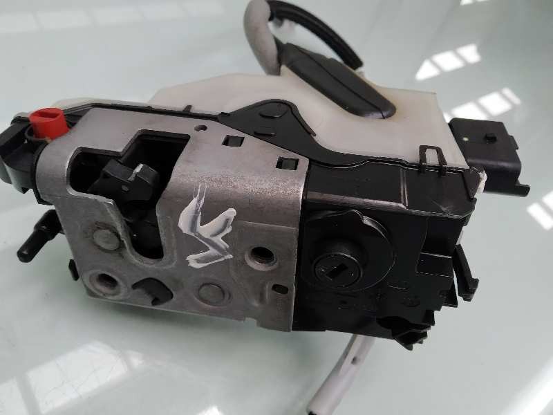 Recambio de cerradura puerta trasera izquierda para peugeot 208 allure referencia OEM IAM 9812501280  