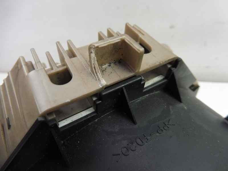 Recambio de cuadro instrumentos para peugeot 107 básico referencia OEM IAM 838000H132  