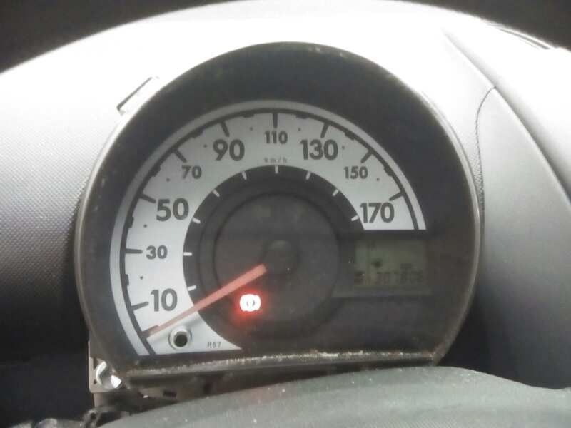 Recambio de cuadro instrumentos para peugeot 107 básico referencia OEM IAM 838000H132  