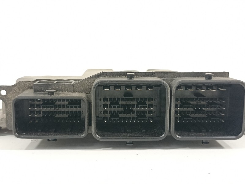 Recambio de centralita motor uce para peugeot partner kombi outdoor referencia OEM IAM 9676830080 0281017600 