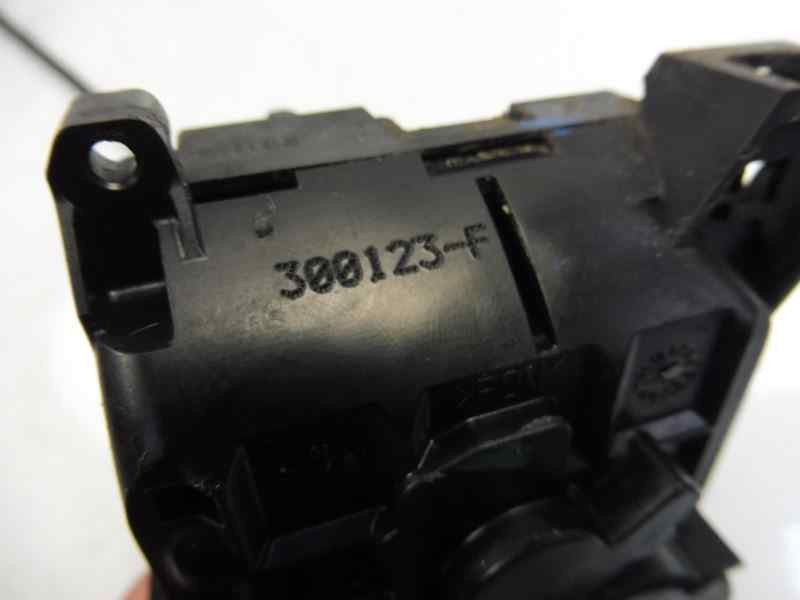 Recambio de cerradura puerta delantera izquierda para renault clio iii yahoo! referencia OEM IAM 8200300123F  