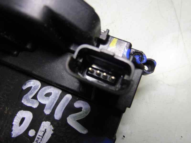 Recambio de cerradura puerta delantera derecha para renault clio iii yahoo! referencia OEM IAM 8200300125  