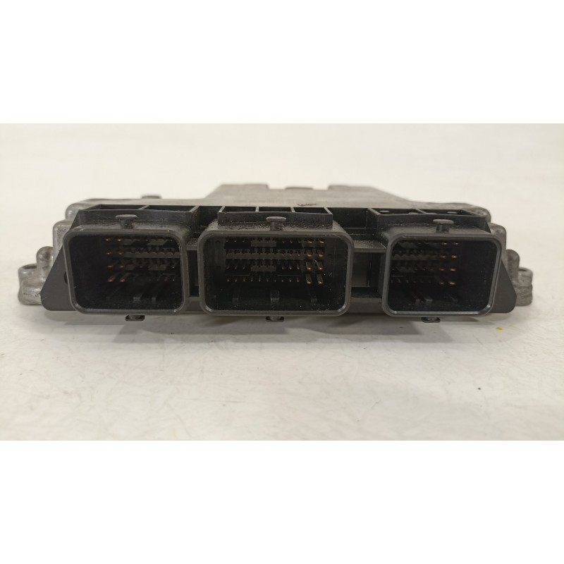 Recambio de centralita motor uce para renault megane ii berlina 5p confort dynamique referencia OEM IAM 8200601334  