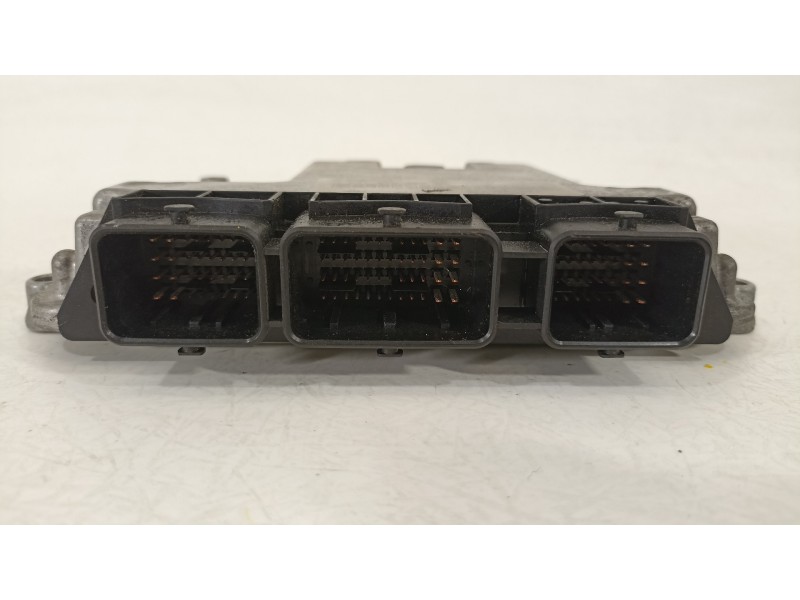 Recambio de centralita motor uce para renault megane ii berlina 5p confort dynamique referencia OEM IAM 8200601334  