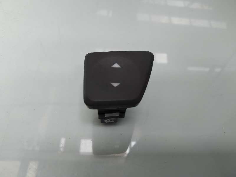 Recambio de mando elevalunas delantero derecho para fiat nuova 500 (150) lounge referencia OEM IAM 28767  